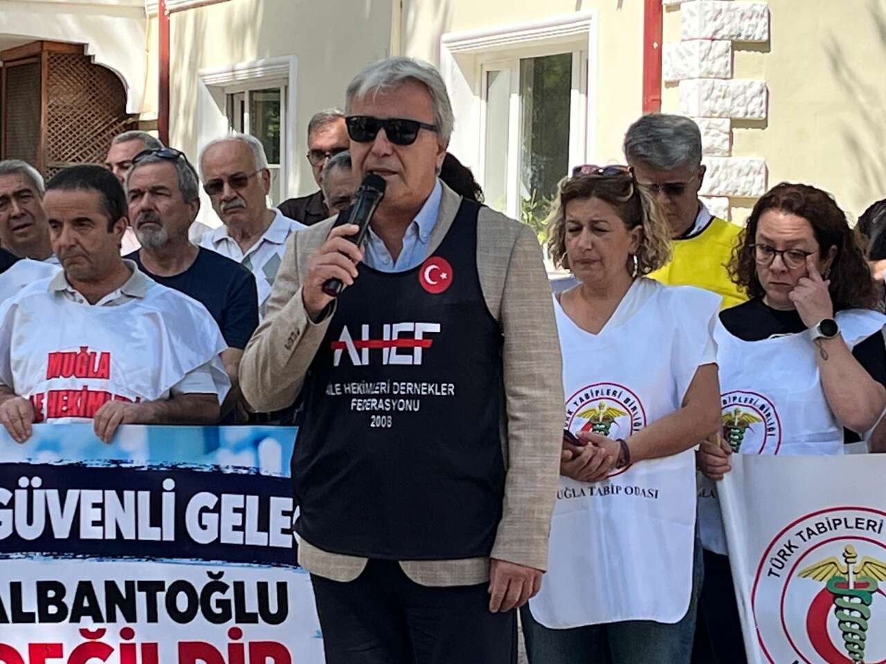 Muğla’da Dr. Deniz Nalbantoğlu’nun Sözleşme Feshine Tepki: “180 Günümü Çok Gördünüz?” 2